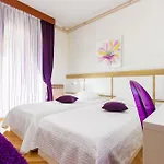 Pansion Zlatna Ribica 3*