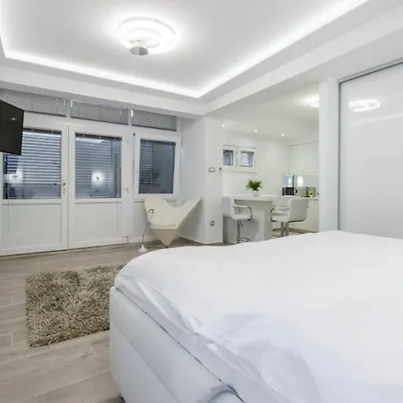 Pansion Zlatna Ribica 3* Brodarica (Sibenik-Knin)