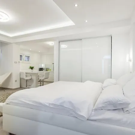 Pansion Zlatna Ribica Gasthof Brodarica (Sibenik-Knin)