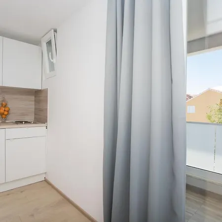 Pansion Zlatna Ribica 3* Brodarica (Sibenik-Knin)