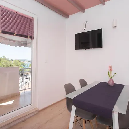 Pansion Zlatna Ribica בית הארחה