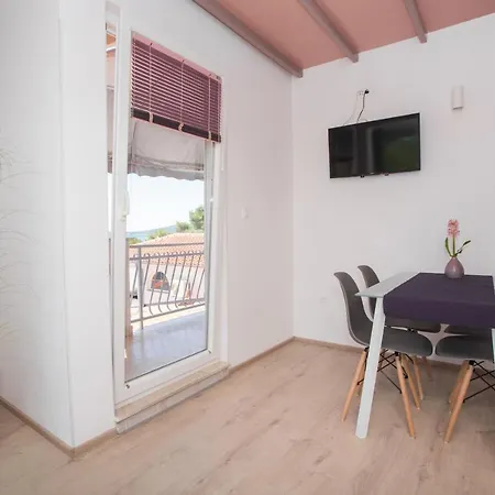 Pansion Zlatna Ribica Brodarica (Sibenik-Knin)