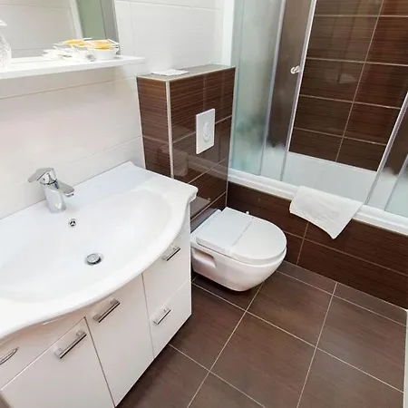 Pansion Zlatna Ribica 3* Brodarica (Sibenik-Knin)