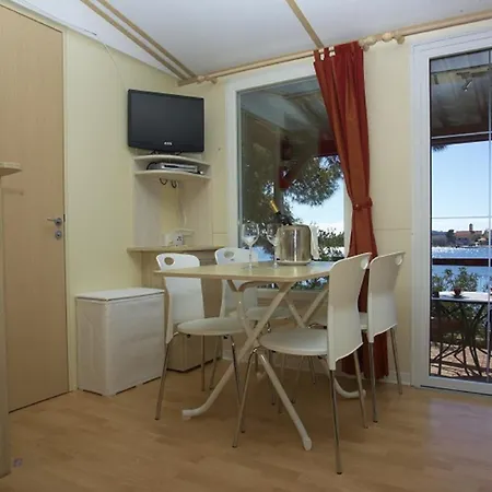 Guest house Pansion Zlatna Ribica