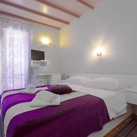 Pansion Zlatna Ribica 3*