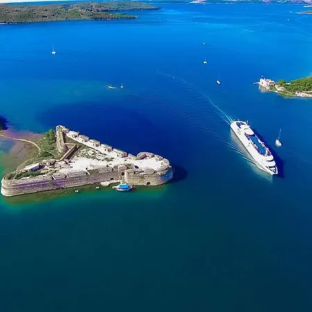 בית הארחה Pansion Zlatna Ribica ברודאריצה