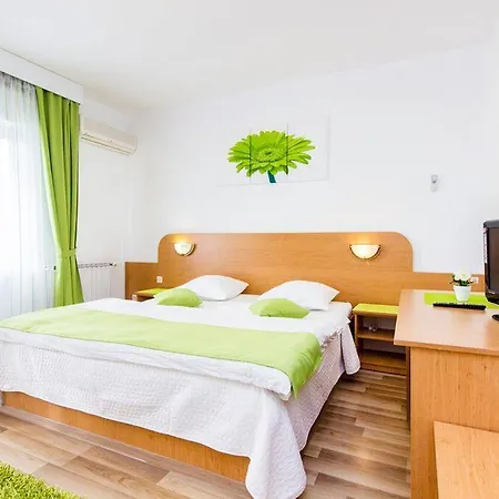 Pansion Zlatna Ribica Konukevi