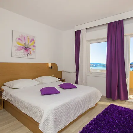 Pansion Zlatna Ribica 3*