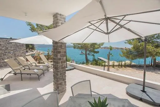 Pansion Zlatna Ribica Brodarica (Sibenik-Knin)