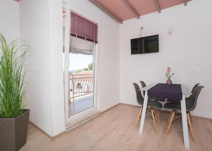 Pansion Zlatna Ribica Brodarica (Sibenik-Knin)