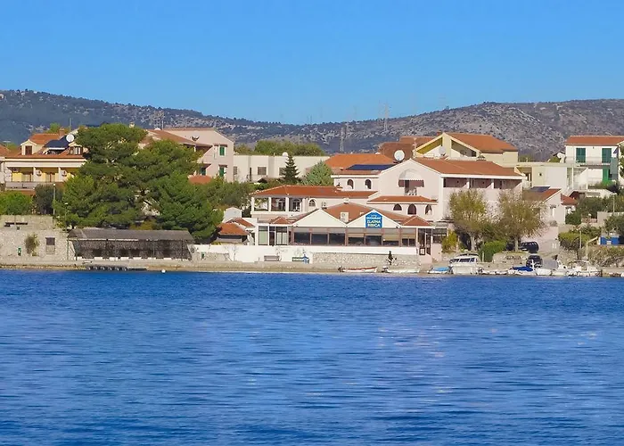 Pansion Zlatna Ribica 3*