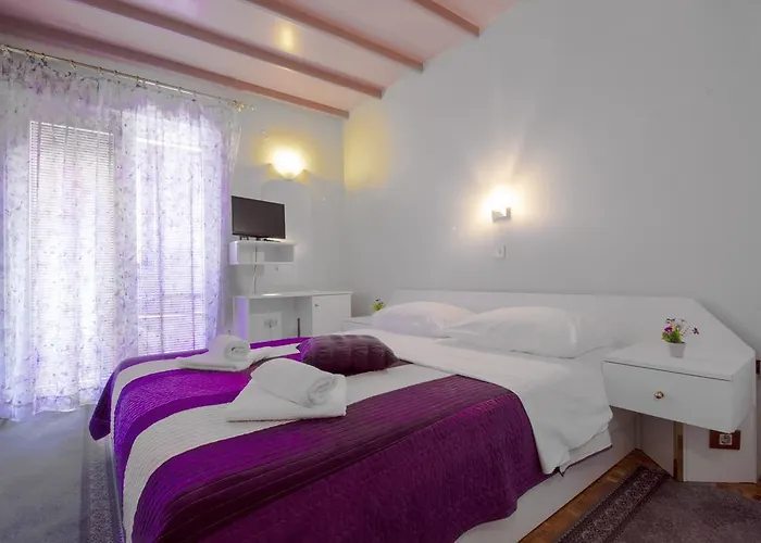 Pansion Zlatna Ribica 3*