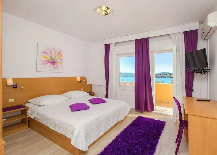 Pansion Zlatna Ribica 3*