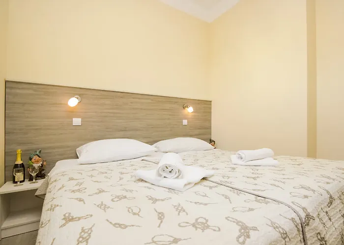 Pansion Zlatna Ribica Brodarica (Sibenik-Knin)