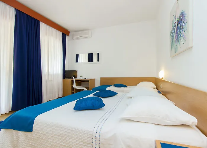 Pansion Zlatna Ribica 3*