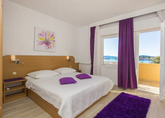 Pansion Zlatna Ribica 3*